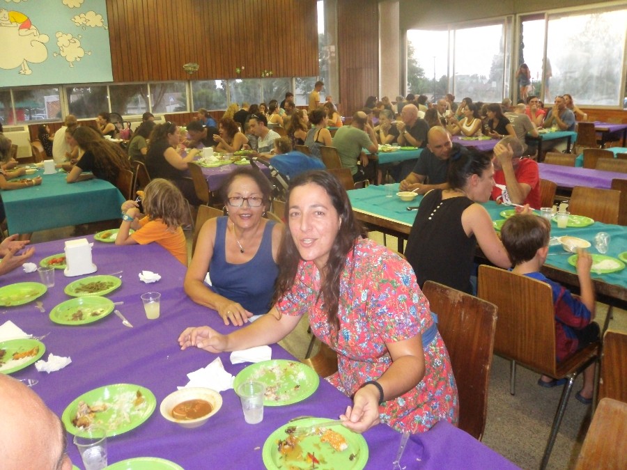 ערב של הנעורים לקיבוץ - ארוחת ערב