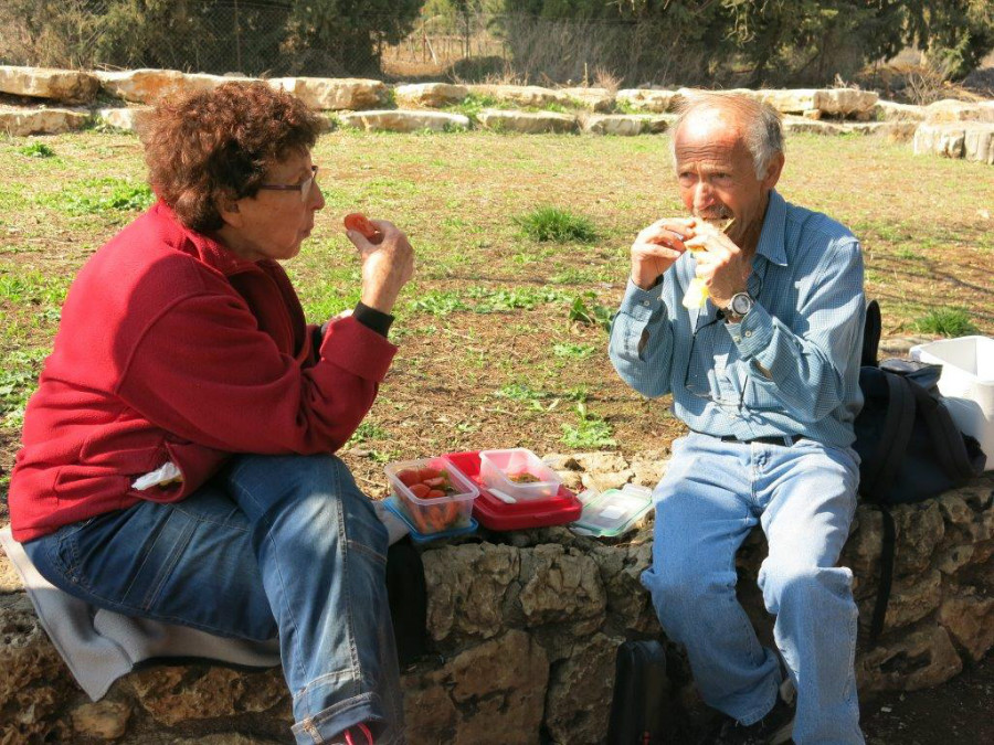 זאב מדריך הטיול ונירה